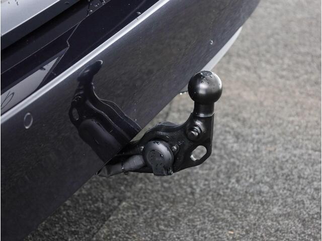 Volkswagen ID. Buzz Cargo Bulli Edition 210 kW 286 pk | Trekhaak elektrisch uitklapbaar | Schuifdeur links en rechts | Stoelverwarming | 19" lm velgen Tilburg | ID BUZZ Box tussen voorstoelen | Diefstalarm