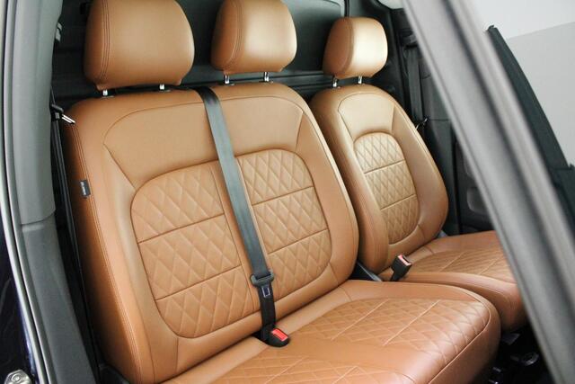 Volkswagen ID. Buzz Cargo 77 kWh 204pk Trekhaak Camera Leder Keyless Navigatie