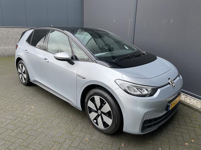 Volkswagen ID.3 Pro Advantage 58 kWh //NIEUW/ Subsidie regeling nog tot 31-12-2024 Clim. control - Cruise control - Parks.v+a - stuur en v.stoelen vw - Park Assist - Tel/Connect/radio - MFL stuurwiel - ramen E-VZ - Spiegels E-V+V