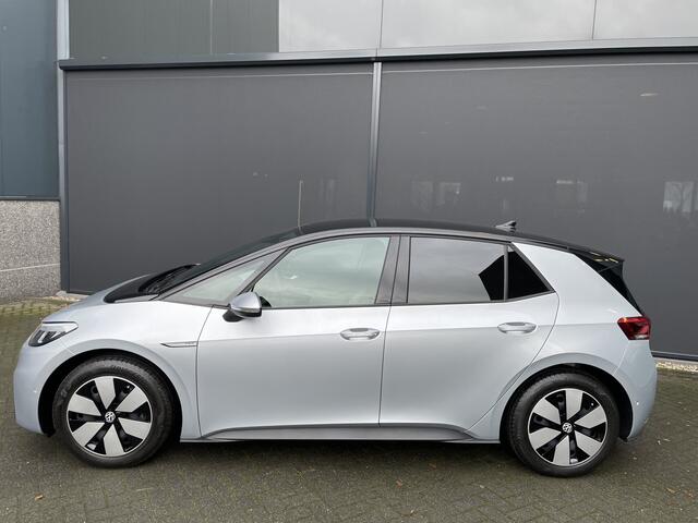 Volkswagen ID.3 Pro Advantage 58 kWh //NIEUW/ Subsidie regeling nog tot 31-12-2024 Clim. control - Cruise control - Parks.v+a - stuur en v.stoelen vw - Park Assist - Tel/Connect/radio - MFL stuurwiel - ramen E-VZ - Spiegels E-V+V
