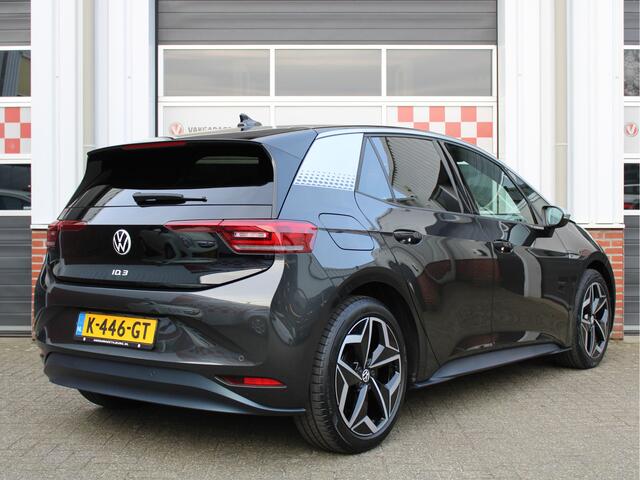 Volkswagen ID.3 First Plus 204PK 58 kWh /NAVI/MATRIX LED/Keyless/19'LM/PDC/Achteruitrijcamera/ACC/Standkachel/Stoelverw./NAP! 1e eig!