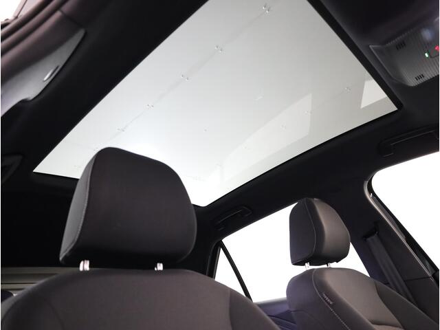 Volkswagen ID.3 Pro Business 59 kWh Pano-dak| Navi| 19'LM-velgen| verwarmd stuur en-voorstoelen