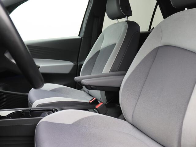 Volkswagen ID.3 First Plus 58 kWh 204PK Aut. Adaptieve Cruise Controle, Achteruitrijcamera, Keyless, Matrix LED-verlichting, Navi, Clima, Stoel-Stuurverwarming, 19" LM Velgen