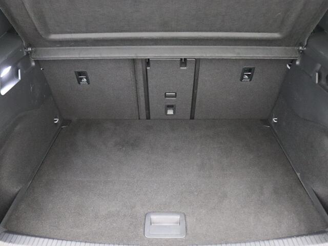 Volkswagen ID.3 Pro 58 kWh 204PK Aut. Adaptieve Cruise Controle, Matrix-LED Verlichting, Keyless, Achteruitrijcamera, Navi, Alarm, Stoel-Stuurverwarming, Elektr. inkl. spiegels, 18" LM Velgen