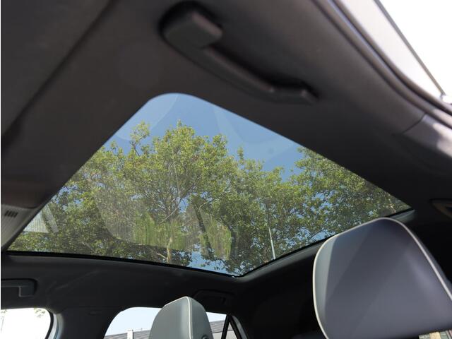 Volkswagen ID.3 Pro 58 kWh 150KW | Panodak | Warmtepomp | IQ Light Matrix | Keyless | Achteruitrijcamera | Stoel&stuurverwarming |