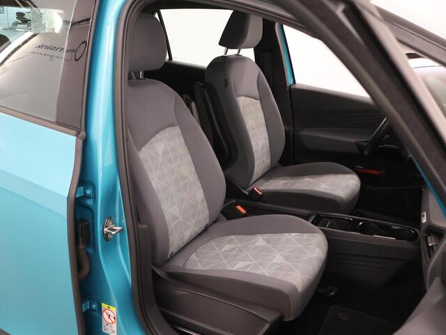Volkswagen ID.3 First 58 kWh | Navigatie | Stoel/Stuurwielverwarming | Cruise Control Adaptief | Parkeersensoren |