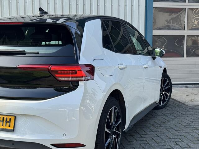 Volkswagen ID.3 Life 58 kWh BTW Auto / AppleCarplay / Stoel en stuurverw / NL Auto Z.G.O.H. ¤ 12.355 Ex BTW