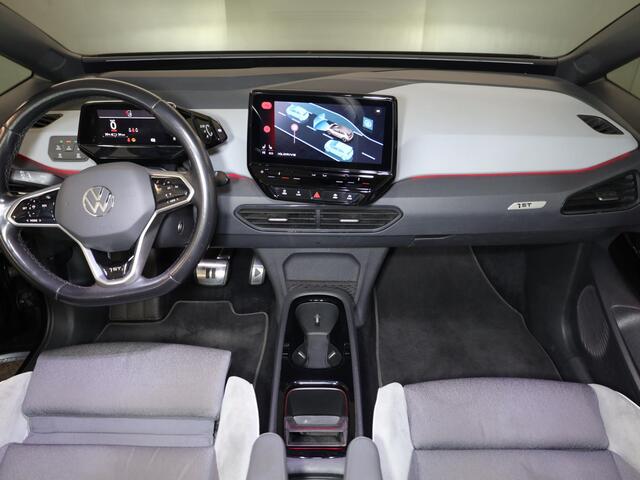 Volkswagen ID.3 First Max 58 kWh 204pk | Navigatie | Parkeersensoren | Keyless | Led Matrix | Camera | Electr.verstelbare voorstoelen