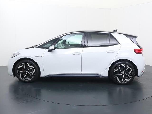 Volkswagen ID.3 First Plus 58 kWh | 204 PK | SoH 91% | Matrix LED koplampen | Verwarmde voorstoelen | | Adaptive cruise control |