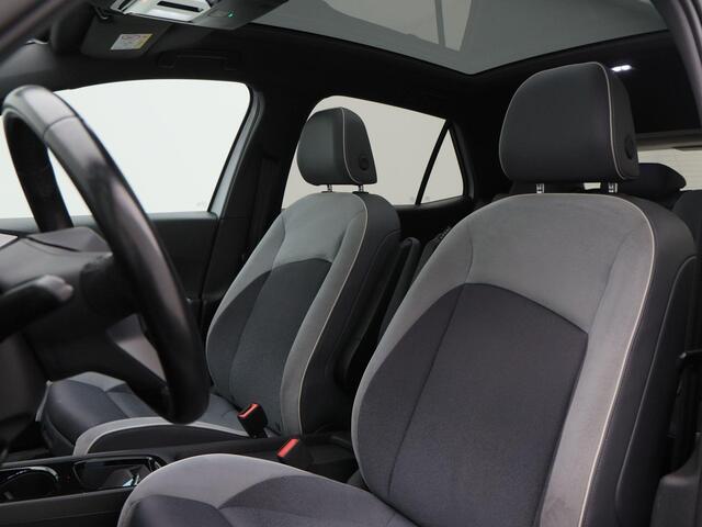 Volkswagen ID.3 First Max 58 kWh 204 Pk Automaat | SOH 93% | Panoramadak | Carplay | Elektrische Stoelen | Full LED | Camera | Parkeersensoren | Privacy Glass | Climate Control | 20 Inch