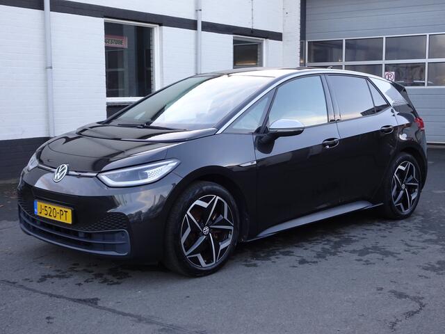 Volkswagen ID.3 First Plus 58 kWh Automatische airco, navigatie, achteruitrijcamera, parkeersensoren voor en achter, velgen 19 inch, afneembare trekhaak af fabriek, enz.