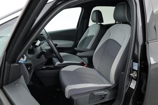 Volkswagen ID.3 First 58 kWh | IQ Light | ACC | Keyless | Stoel- Stuurverw. | 19'' | Trekhaak