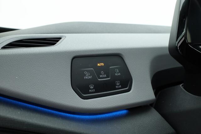 Volkswagen ID.3 First 58 kWh | IQ Light | ACC | Keyless | Stoel- Stuurverw. | 19'' | Trekhaak