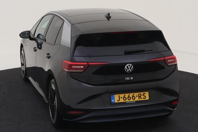 Volkswagen ID.3 First Max 58 kWh / PANO/ CAMERA/ PARK. SENSOREN/ IQ. LIGHT/ ERGO ACTIVE/ NAVI/ CLIMA/ STOELVERWARM./