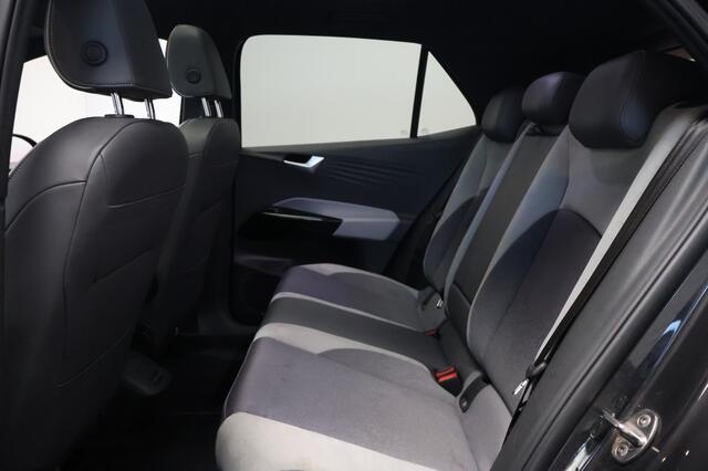 Volkswagen ID.3 First Max 58 kWh | Panoramadak | Matrix LED | Trekhaak