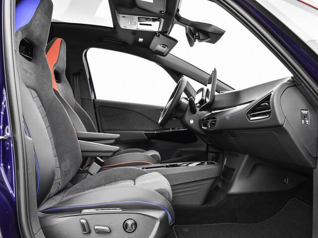 Volkswagen ID.3 GTX Limited Edition 79 kWh accu, 326 PK · Achteruitrijcamera · Draadloze telefoonlader · Sfeerverlichting ·
