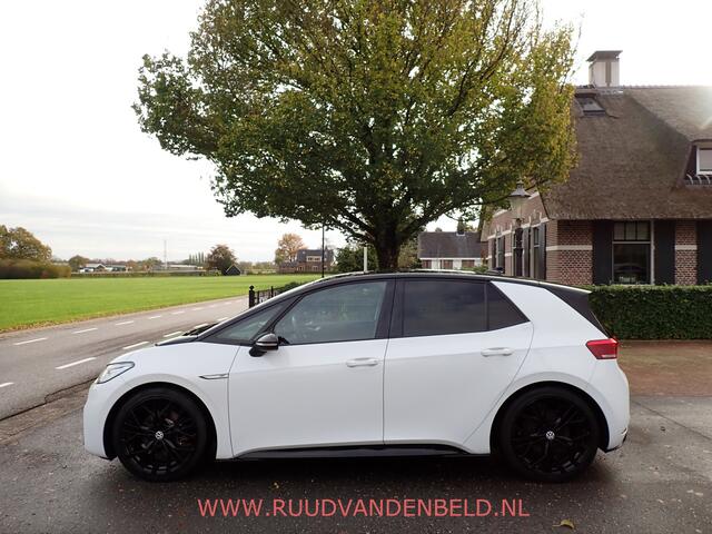 Volkswagen ID.3 First Max 58kWh 92%SOH ACC/PANODAK/MASSAGE/TREKHAAK/HEADUP