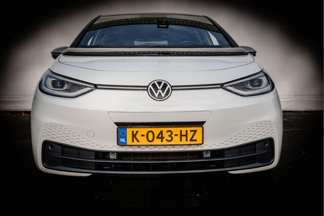 Volkswagen ID.3 First Plus 58 kWh Camera/ Stoel-stuurverwarming/ Full led/ Navigatie/ Carplay/ 19" Lmv
