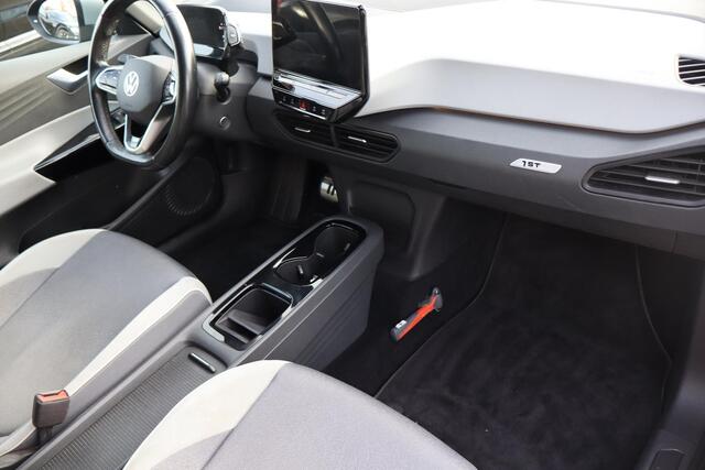 Volkswagen ID.3 First Plus 58 kWh (BTW Auto), 92,3% SOH, Climate control, Camera, Trekhaak, Adaptieve cruise control, BTW Auto
