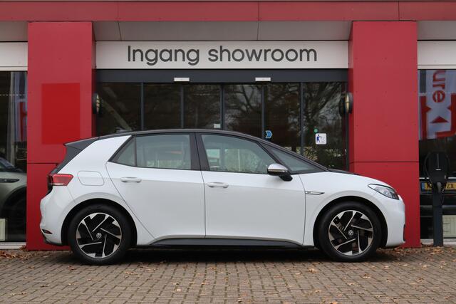 Volkswagen ID.3 First 58 kWh | Origineel NL | PDC | ACC | Navigatie | Stuur- en stoelverwarming |