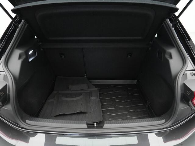 Volkswagen ID.3 First 58 kWh Trekhaak Navigatie Stoel/Stuurverwarming Carplay Acc Pdc Argon