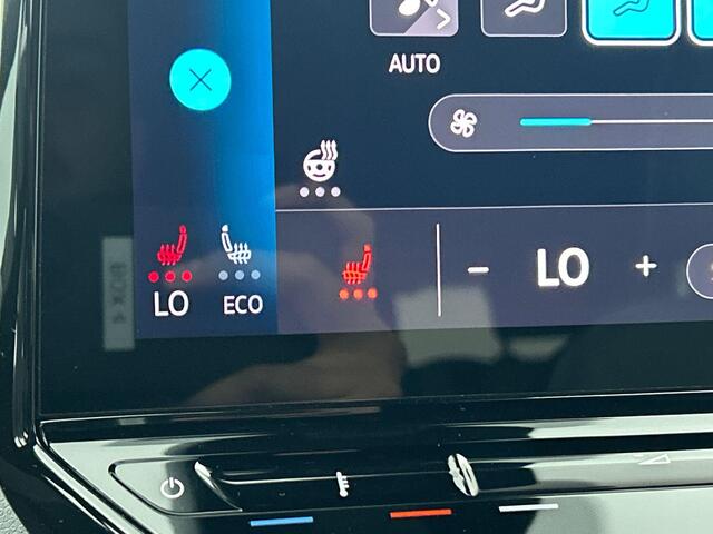 Volkswagen ID.3 First Plus 58 kWh | Navigatie | Apple Carplay/Android Auto | Camera | Parkeersensoren | Adaptive Cruise Control | Full LED Matrix | Stoel- en stuurverwarming | Lichtmetalen velgen | Climate Control