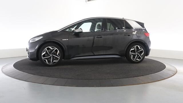 Volkswagen ID.3 First Plus 58 kWh | Stoelverwarming | Stuurverwarming | Camera | Adaptive Cruise Control | Navigatie | Standkachel | Keyless | Parkeersensoren | LED | Apple Carplay | BTW |