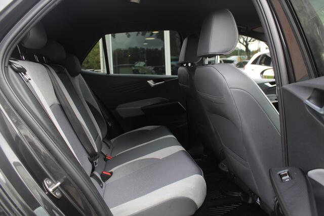 Volkswagen ID.3 First Plus 58 kWh SOH 93,5% / Camera / Keyless / Matrix LED / Interieurvoorverwarming / 19'' / DAB / 19'' / Navigatie / ACC