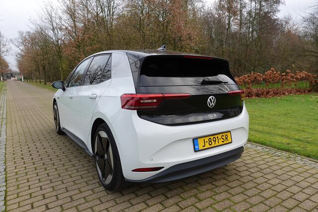 Volkswagen ID.3 First Max 58 kWh | BTW | Pano | I.Q. LIGHT | Head-Up | Stoelverwarming | Massage | Trekhaak |