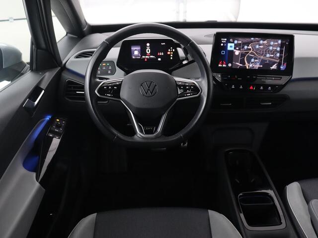 Volkswagen ID.3 First Plus 58 kWh | Trekhaak | Stoel & stuurverwarming | Matrix LED | Camera | Carplay | Sfeerverlichting | Adaptive cruise | Keyless | Navigatie | Climate control | Parkeerhulp