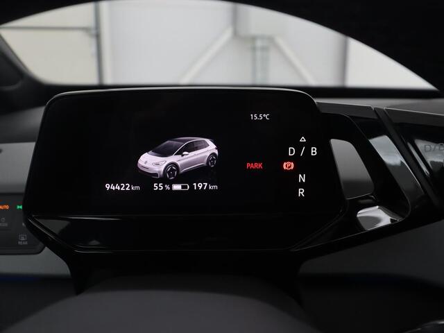 Volkswagen ID.3 First Plus 58 kWh | Trekhaak | Stoel & stuurverwarming | Matrix LED | Camera | Carplay | Sfeerverlichting | Adaptive cruise | Keyless | Navigatie | Climate control | Parkeerhulp