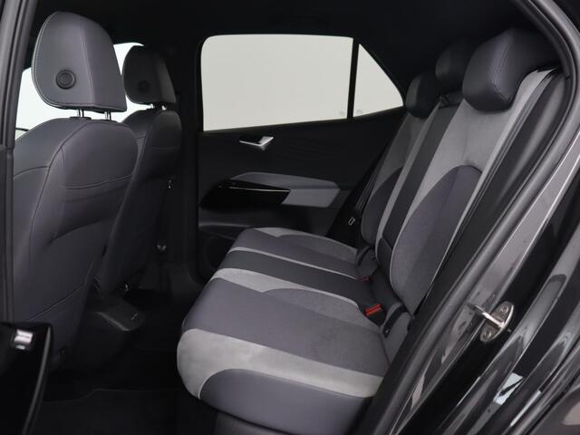 Volkswagen ID.3 First Plus 58 kWh | Stoel & stuurverwarming | Matrix LED | Adaptive cruise | Carplay | Sfeerverlichting | Camera | Navigatie | DAB | Keyless | Parkeerhulp | Climate control