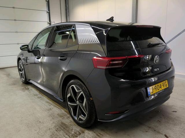 Volkswagen ID.3 First Plus 58 kWh Navigatie Apple Carplay/Android Auto Camera Parkeersensoren Adaptive Cruise Control Full LED Matrix Stoel- en stuurverwarming Lichtmetalen velgen Climate Control