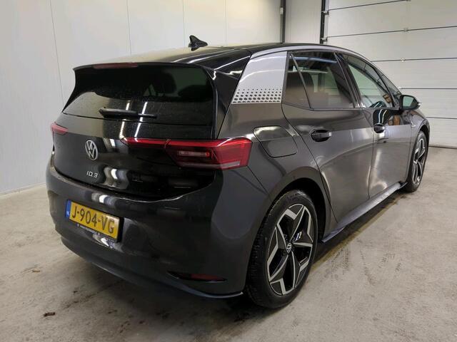 Volkswagen ID.3 First Plus 58 kWh Navigatie Apple Carplay/Android Auto Camera Parkeersensoren Adaptive Cruise Control Full LED Matrix Stoel- en stuurverwarming Lichtmetalen velgen Climate Control