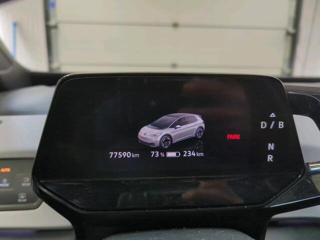 Volkswagen ID.3 First Plus 58 kWh Navigatie Apple Carplay/Android Auto Camera Parkeersensoren Adaptive Cruise Control Full LED Matrix Stoel- en stuurverwarming Lichtmetalen velgen Climate Control