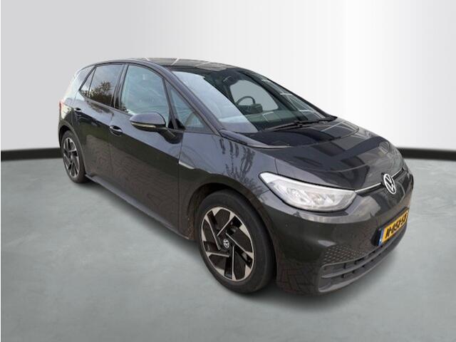 Volkswagen ID.3 45 kWh | App Connect | Navigatie | 18" lichtmetalen velgen | Privacy Glass |
