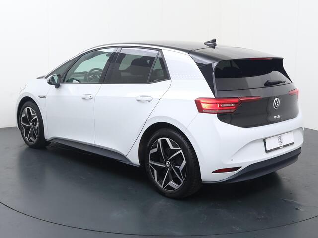 Volkswagen ID.3 First Plus 58 kWh | 204 PK | SoH 90% | Navigatiesysteem | Matrix LED koplampen | Achteruitrijcamera | Voorstoelen verwarmd |