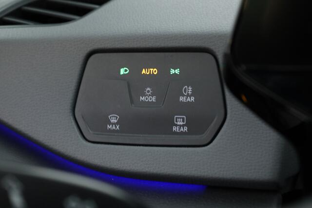 Volkswagen ID.3 First 58 kWh | Navi | Stoel- Stuurverw. | Adapt. Cruise | Apple CarPlay | PDC