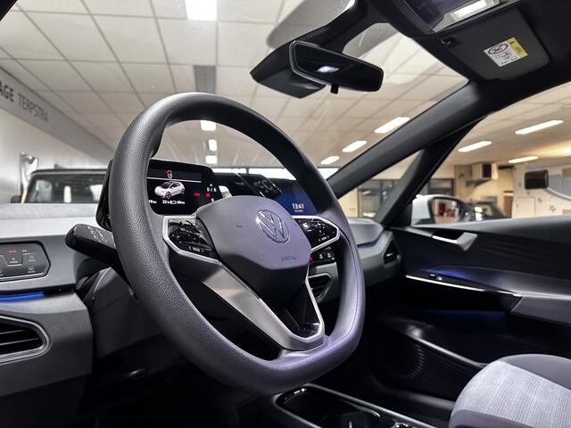 Volkswagen ID.3 Pro 58 kWh/ Two-Tone/ Apple + Android/ LED Koplampen/ Ambient Light/ Virtual Cockpit/ Adaptive Cruise/ Lane-Assist./ Navi/ Clima/ Cruise/ Armsteun/ Multi. LEDER. Stuur/ PDC V+A.