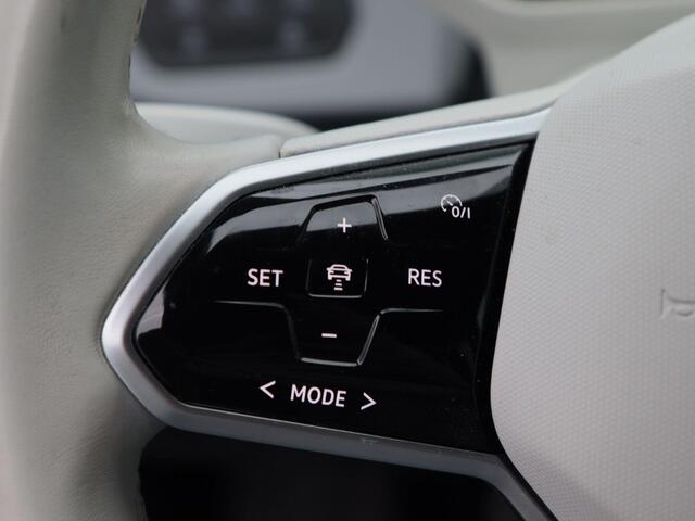 Volkswagen ID.3 First Plus 58 kWh | Adaptive Cruise | CarPlay | Navigatie | Stoelverwarming | Camera | 19 Inch | 66.952 Km!!