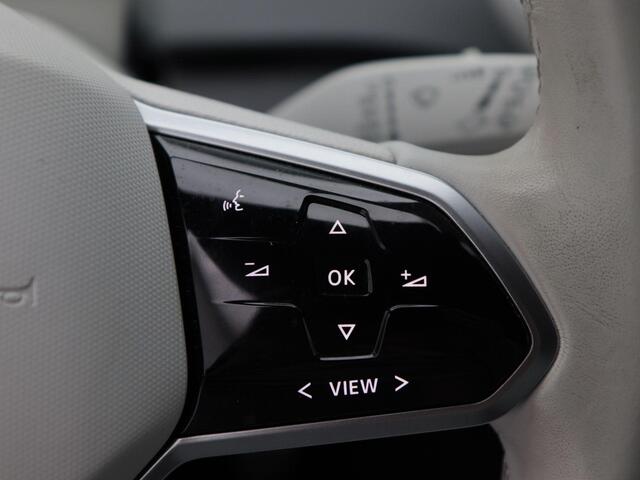 Volkswagen ID.3 First Plus 58 kWh | Adaptive Cruise | CarPlay | Navigatie | Stoelverwarming | Camera | 19 Inch | 66.952 Km!!