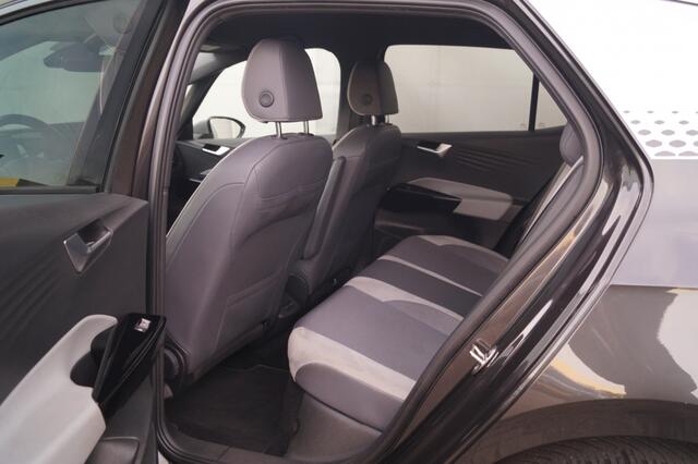 Volkswagen ID.3 First Plus 58kWh -NAVI-ECC-ACC-CAM-TREKHAAK-