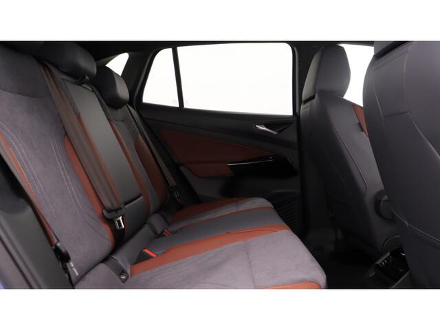 Volkswagen ID.4 First 77 kWh 204pk Navigatie Trekhaak