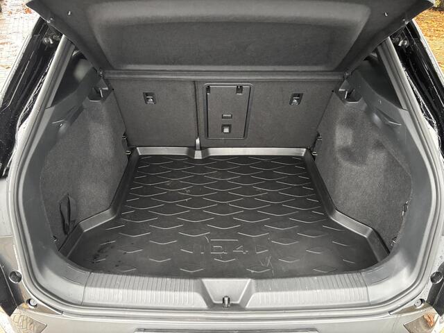 Volkswagen ID.4 First 77 kWh | Trekhaak | Navigatie |