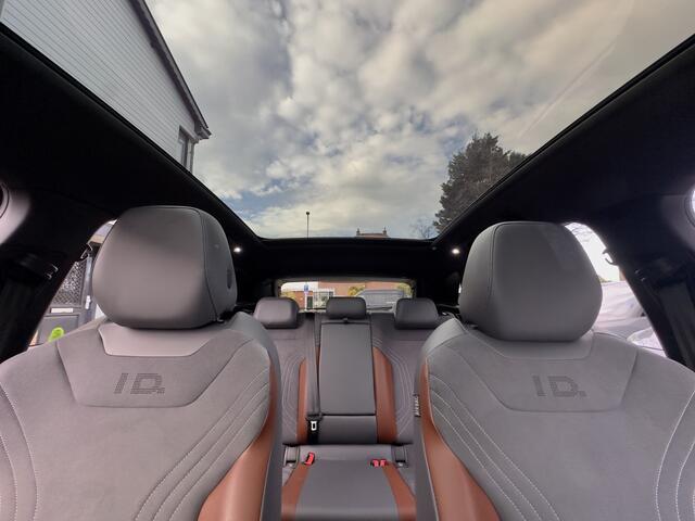 Volkswagen ID.4 FIRST MAX 77 KWH PANODAK DESIGNO-LEDER 21 INCH-LMV NAVI CAMERA APPLE-CARPLAY LED PDC