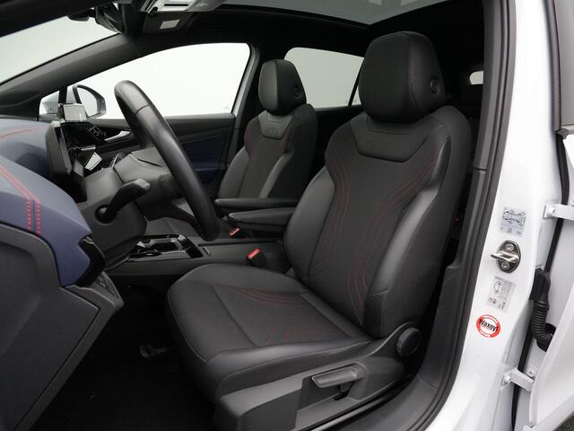 Volkswagen ID.4 GTX 4Motion 77 kWh 300 pk | Panoramadak | Trekhaak | 125 kW snelladen | Warmtepomp | Stuur-/stoelverwarming | Achteruitrijcamera |