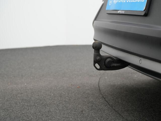 Volkswagen ID.4 GTX 4Motion 77 kWh 300 pk | Panoramadak | Trekhaak | 125 kW snelladen | Warmtepomp | Stuur-/stoelverwarming | Achteruitrijcamera |