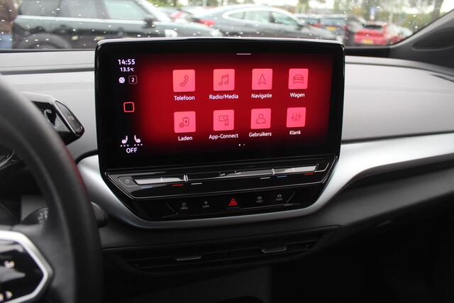 Volkswagen ID.4 First Max 77 kWh / Full option! / Trekhaak / Panoramadak / Camera / Head-up / Keyless / 21'' / ACC / Dodehoek / Elektr. stoelen / Massage / Navigatie / Stuurverwarming