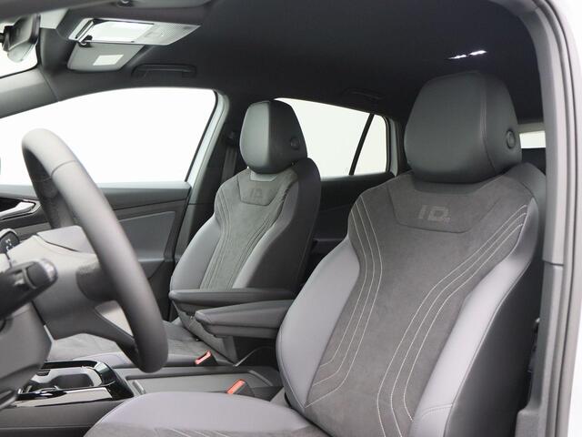 Volkswagen ID.4 Limited Edition 52 kWh accu 170 pk | Stoel & Stuurverwarming | Adaptive Cruise Control | Trekhaak | Achteruitrijcamera | Carplay |