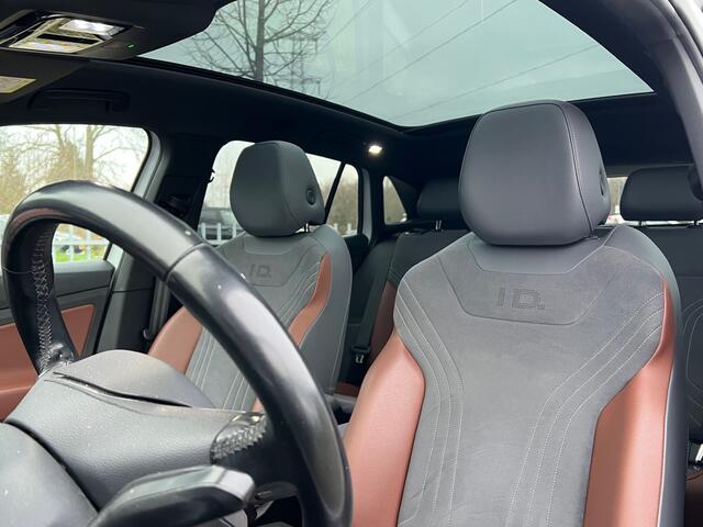 Volkswagen ID.4 First Max 77 kWh 204pk Panoramadak 360 Camera / Panoramadak